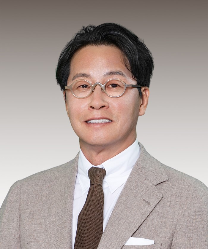 에디터 사진